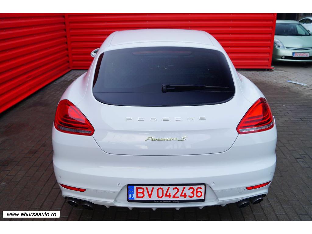 PORSCHE PANAMERA